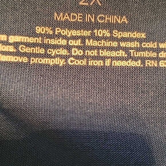 Adrienne Vittadini Sport V-neck Top - Picture 7 of 7